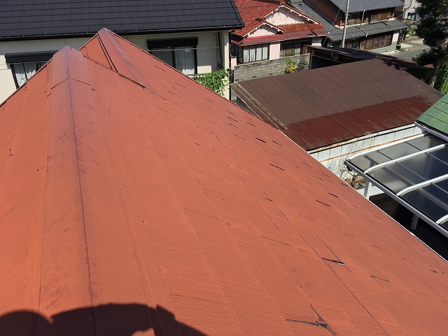 屋根の点検も承ってます